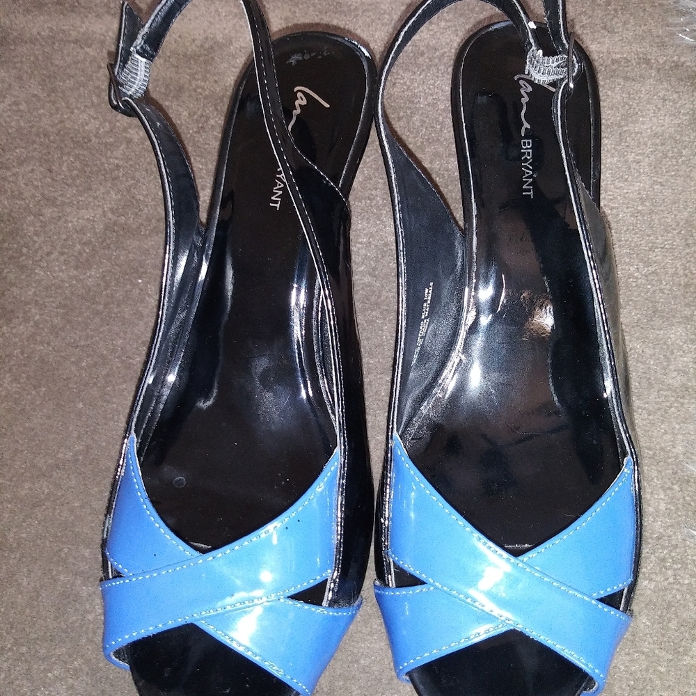 Peep toe sandals
